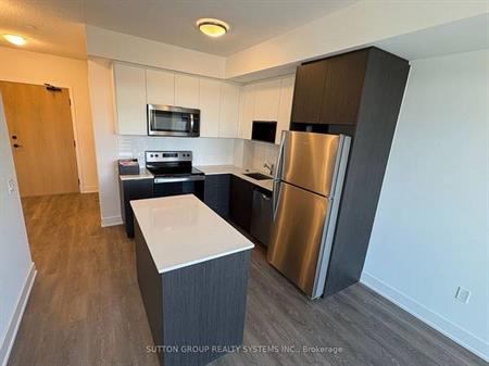 Burnhamthorpe Rd /Hurontario st Brand New 1Bdrm Bright +Modern 1Lockr