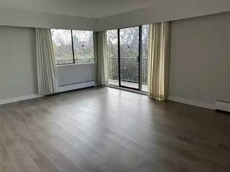 Corner Unit - Renovated One Bedroom in Lower Lonsdale -The Lexington | 136 5th Street East, North Vancouver