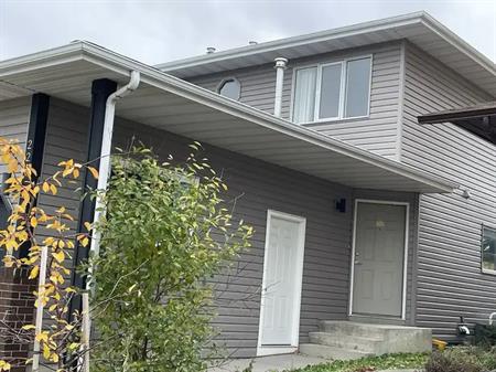 Cozy newly renovated fully furnished with two ensuite bedrooms. | 221 - 221 Cedarbrook Way Southwest, Calgary