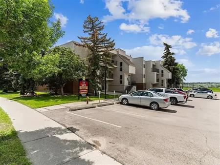 Cedar Ridge - 1 Bedroom 1 Bathroom | 135 Lynnview Road Southeast, Calgary