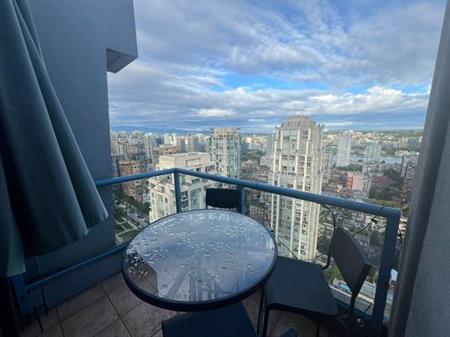 YALETOWN 32 FLOOR VIEWS FURNISHED PENTHOUSE STUDIO DOWNTOWN