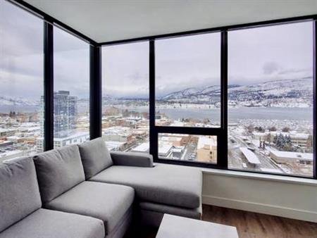 Spacious & Modern 2-Bedroom Condo (semi-furnished, stunning views)