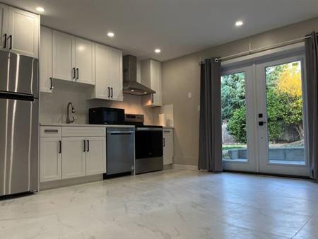 $1,700 / 2br - 800ft2 - Newly Renovated North Nanaimo Quiet Neighbourh