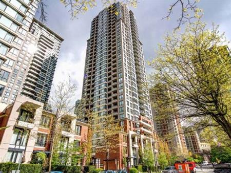 Spacious Furnished 1 Bedroom Condo for Rent in Yaletown #864