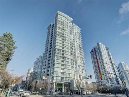 RESIDE - PET FRIENDLY 2 BEDS + 2 BATHS + DEN +1 PARKING IN VANCOUVER