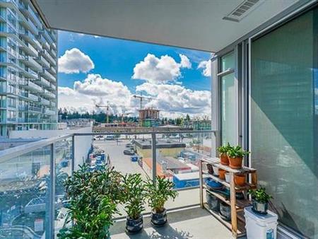 Very Spacious 2 bed 1 den 2 bath HighRise Condo in Burquitlam Station