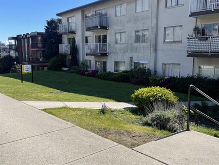 DORIC MANOR | 236 8th Street, New Westminster