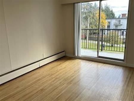 SPACIOUS 2 Bedroom 2nd Floor CORNER UNIT