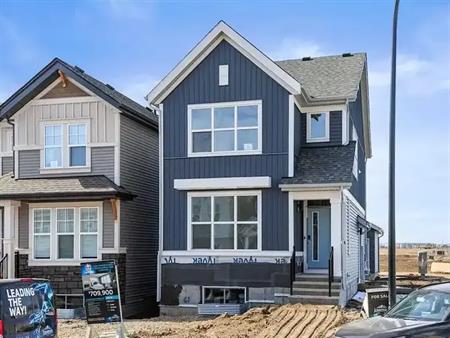 3 Bedroom + Den, 2.5 Bath, DOUBLE Garage | Calgary