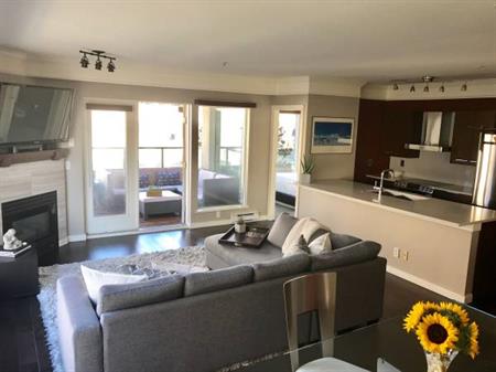 *2 BED 2 BATH + DEN KITSILANO FURNISHED*