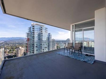 Metrotown Skytrain Station Square 2 2Bed 2Bath