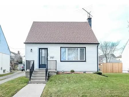 Renovated 3 Bedroom House in South Walkerville | 1757 Kildare Road, Windsor