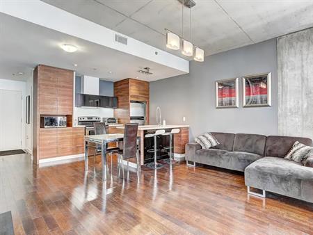 Old Port - Superb 2 Bed 2 Bath Loft