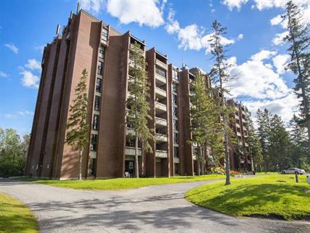 Willowbrook Apartments | 100 Weeping Willow Lane, Ottawa