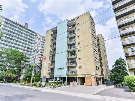 La Salle Towers | 135 Lawton Blvd, Toronto