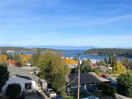 3 bdrm 2 bath apartment for rent in Departure Bay