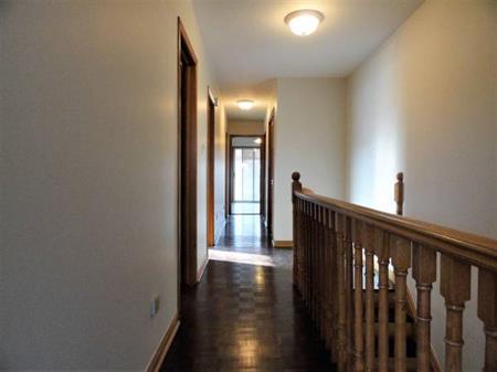 Well-maintained Second-floor 2 Bedroom Apartment for Rent