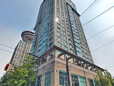 One (1) Bedroom + Solarium @ Harbour Centre