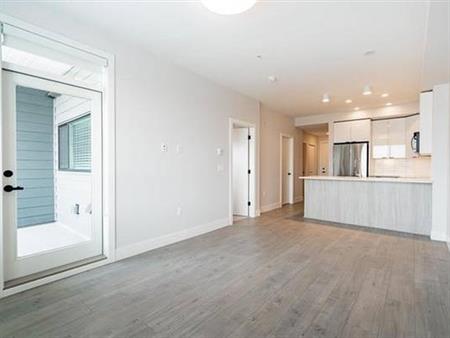 BRAND NEW 1 - Bed - 1 Bath unit Condo for Rent