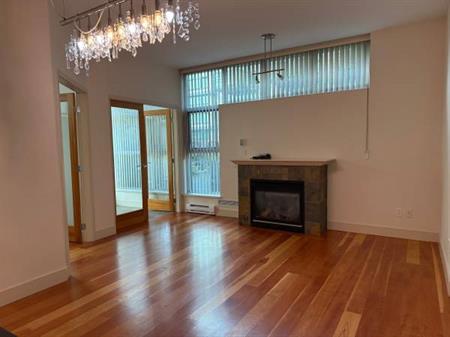 2BR 2BA + den Marpole Apartment