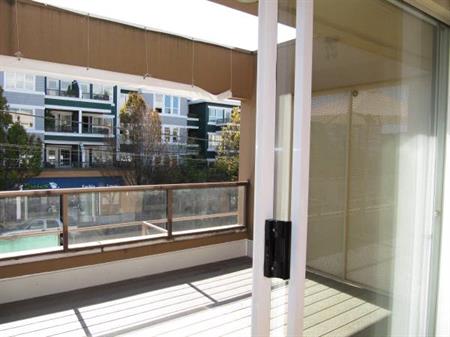 2 Bed 2 Bath 2 Level TOWNHOUSES in KITS!!