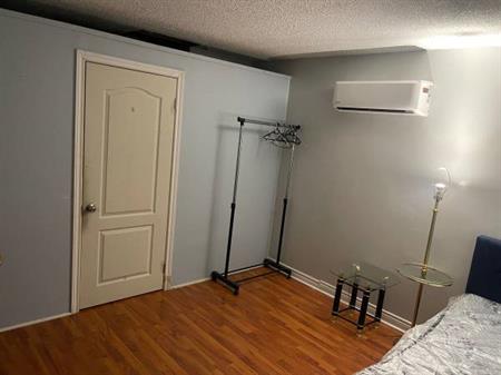 Room For Rent ( Brampton )