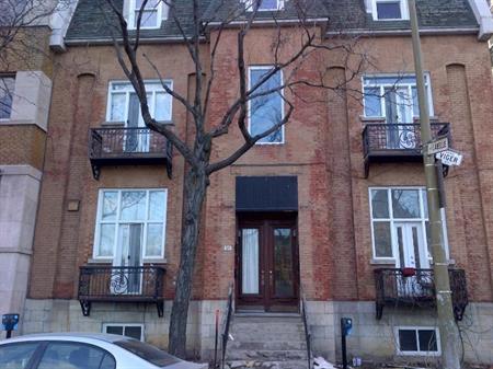 6 1/2 - Montréal (Ville-Marie (Centre-ville)) - $2 200 /mois