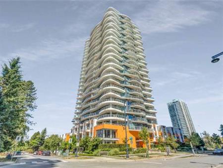 Surrey Centre High-rise 2 Beds 2 Baths plus Den Furnished Apartment