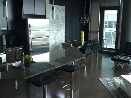 Keynote Building: 2 BDRM 2 Bath corner unit  Co | 220 12th Ave SE, Calgary