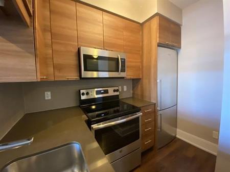 15 VIKING LANE #2603 - 1BED+DEN/1BATH, PARKING, LOCKER, LAUNDRY