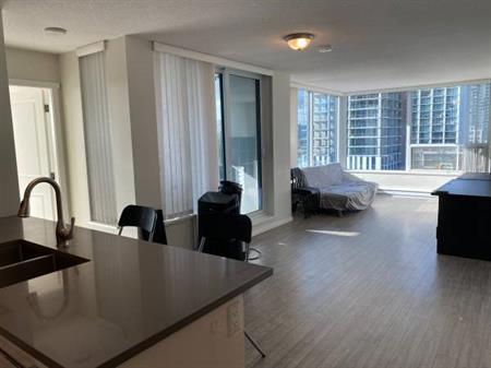 Spacious & Bright with Beautiful City View 2 Bedroom Condo near Metro