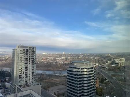 Executive Bedroom (Vogue) with Mountain view and River view | 930 6 Avenue SW, Calgary