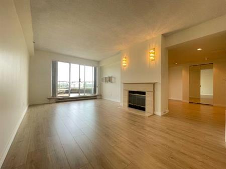 Vancouver Oakridge Spacious Top Floor 1Br+2bath Unit for Rent!