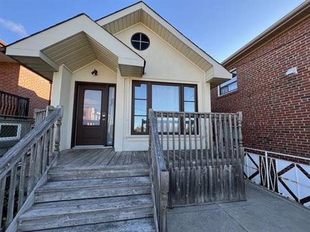 Upgraded Cozy 2BR+2 FULL BA Detached House