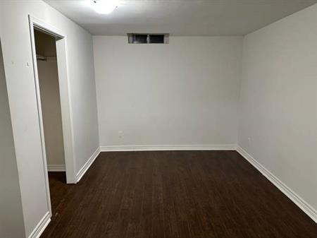 1 bedroom Bsmt Apt for remt near heartland