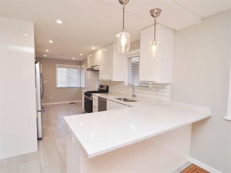 Renovated Upper Floor House 3 bed + 2 baths (View Nov 11@1-3PM)