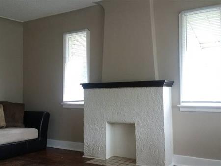 Nov 15th or Dec 1st, 2 bdr mnflr of house, Close to LRT, Pets Yes | 114th ave & 86st, Edmonton