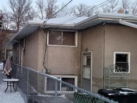 1 BD unit, Independent unit, all included, $1100, Garage | 9853 83 Avenue Northwest, Edmonton