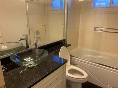 Large partially furnished/unfurshied 3 bedroom unit in Broadmoor area