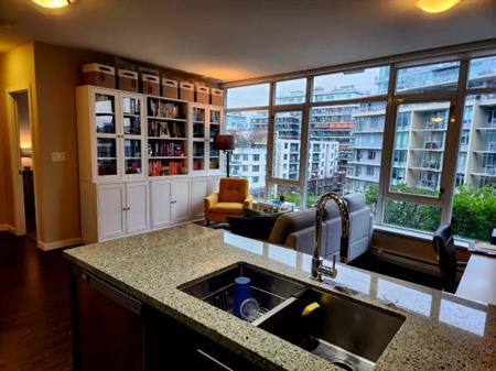 $2,800 / 1br - 550ft2 - Olympic Village 1 BR+flex+parking+storage lock