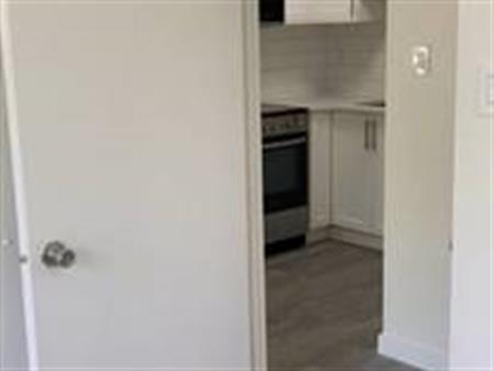 $2680 - Pet friendly - 1 bedroom apartment - Dec. 1 - West End