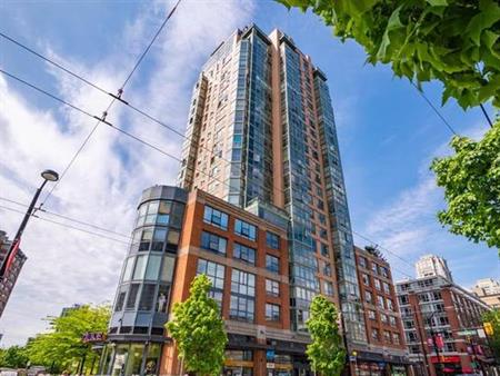 Furnished Spacious 2-Bedroom 2 Bath in Yaletown