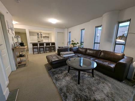 Fully Furnished 2 Bed / 1 Bath Apartment in Kitsilano