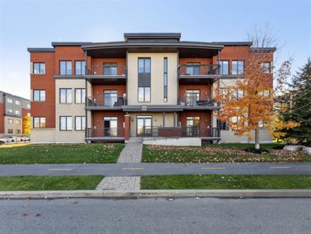 SUPERBE CONDO À LOUER DANS LE PLATEAU!