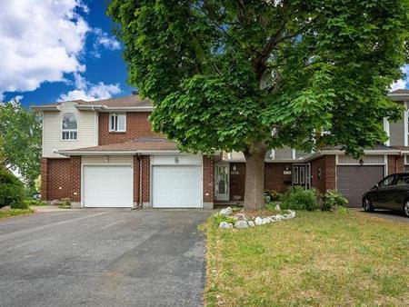 1576 Thurlow St, Orléans | 1576 Thurlow, Orleans