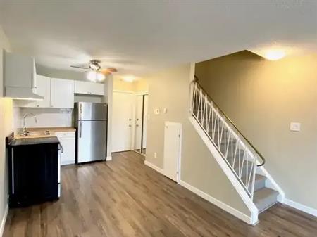 Top floor - Large one bedroom (TWO-level) suite w/ balcony - Downtown | 10735 105 Street Northwest, Edmonton