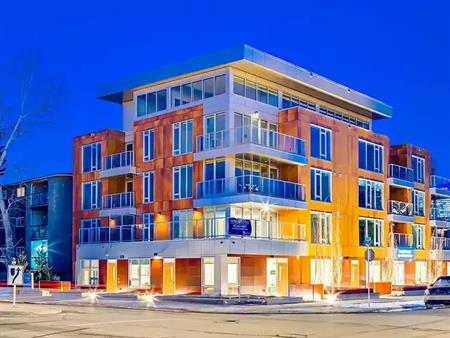 SUNNYSIDE - WONDERFUL BOUTIQUE APARTMENT - 2 BED, 2 BATH! | 205 - 222 9 St NW, Calgary