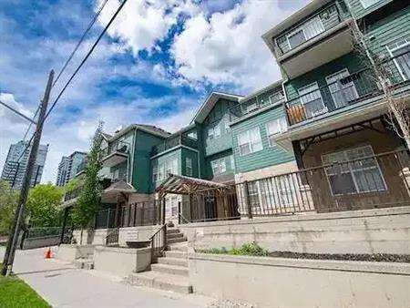 Well-appointed top floor 2 Bedroom loft! | 235 - 112 14 AVE SE, Calgary