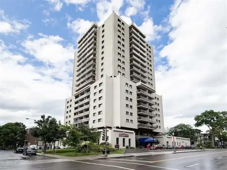 Le St-Laurent Apartments | 250 Grande Allée Ouest, Quebec