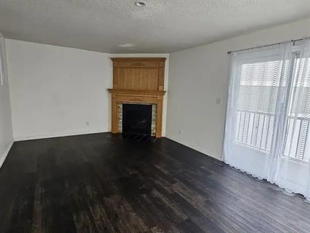 4BED 2.5BATH WITH A DEN HOUSE FOR RENT | 18162 81 Avenue Northwest, Edmonton